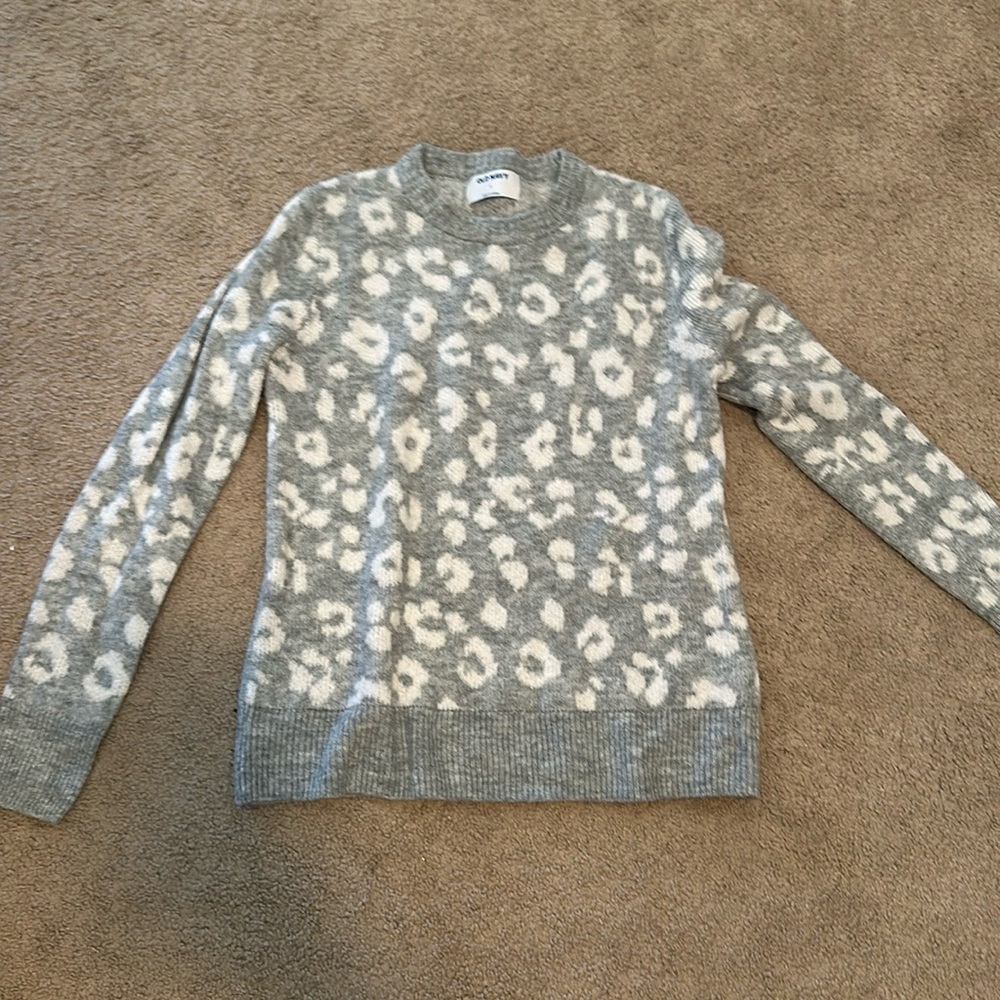 Old Navy Grey Sweater